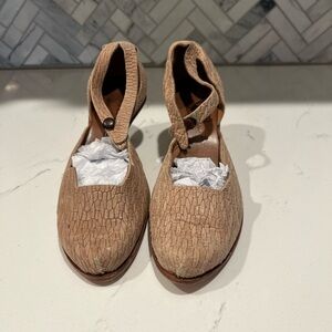 Cydwoq vintage shoe - size 36 - worn twice- excellent condition